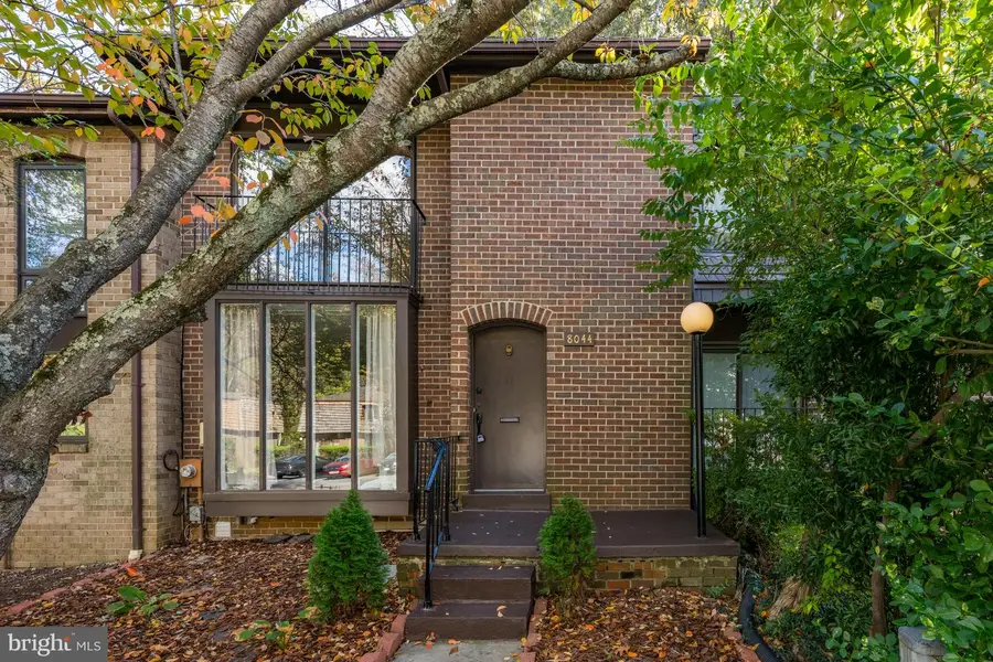 8044 Inverness Ridge Rd, Potomac, MD 20854 - Image #2