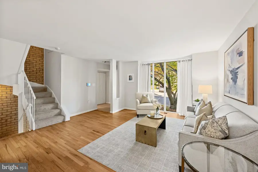 8044 Inverness Ridge Rd, Potomac, MD 20854 - Image #3