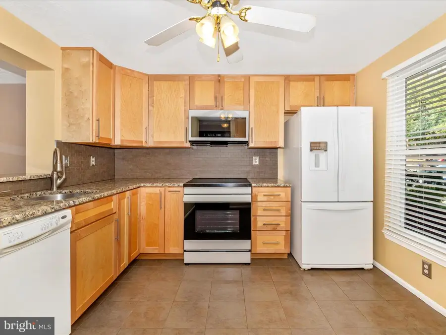 525 Philmont Dr, Gaithersburg, MD 20878 - Image #3