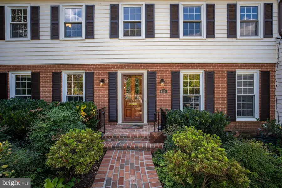 6224 Goodview St, Bethesda, MD 20817 - Image #2