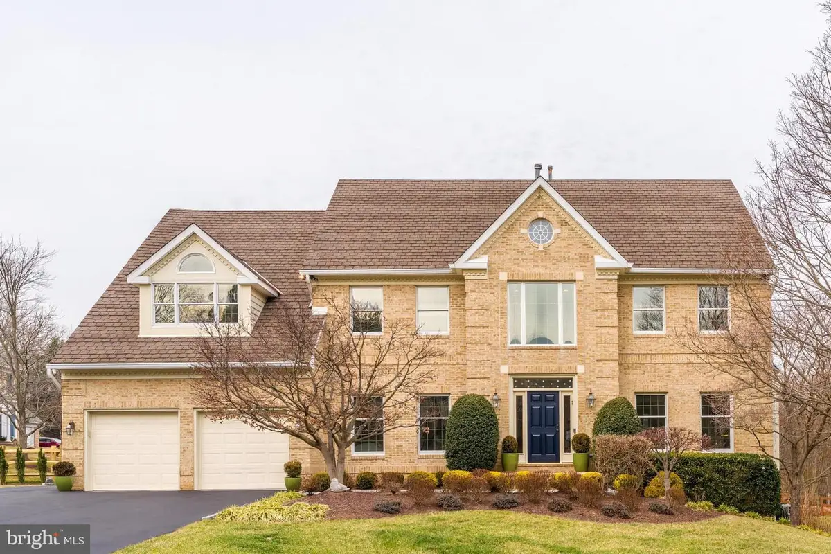 9327 Sprinklewood Ln, Potomac, MD 20854 - #1