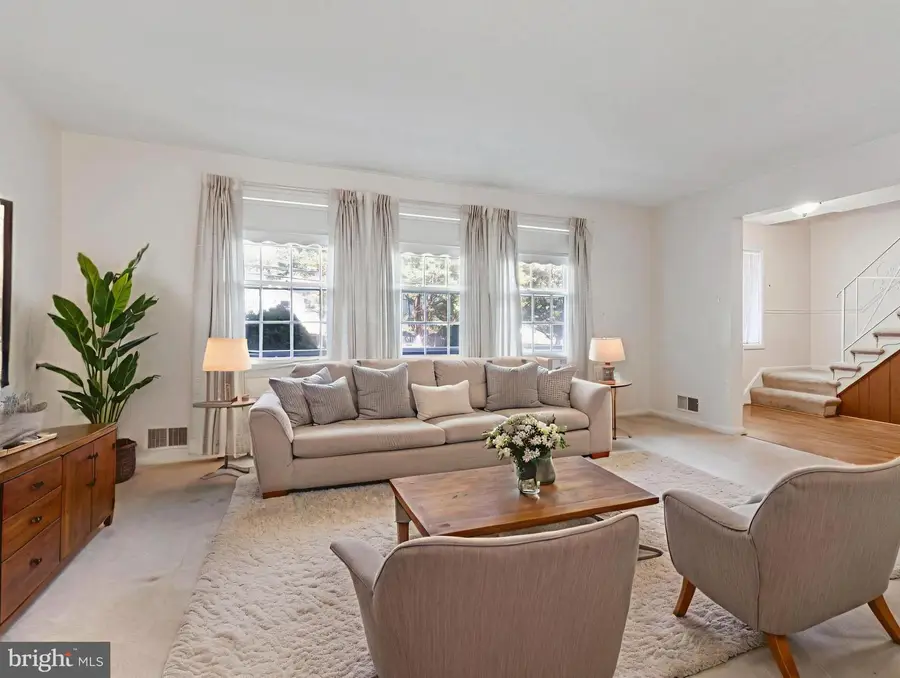 702 Lamberton Dr, Silver Spring, MD 20902 - Image #3