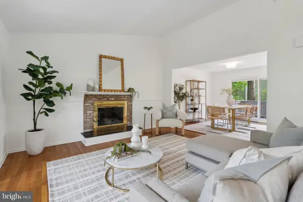 8300 Tomlinson Ave, BETHESDA, MD 20817