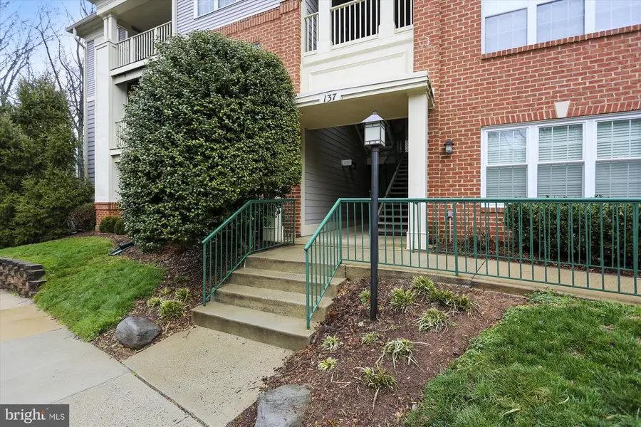 137 Timberbrook Ln #103, Gaithersburg, MD 20878 - Image #2