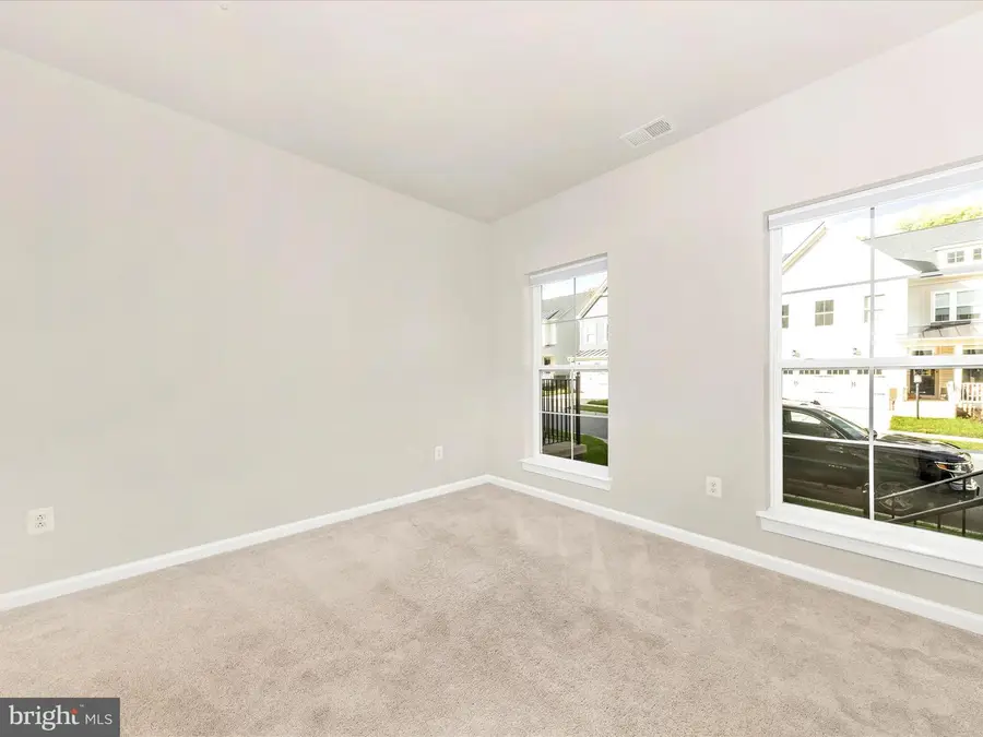 117 Flower Center Ln, Gaithersburg, MD 20878 - Image #3