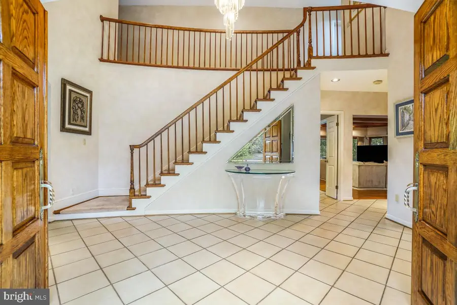 11521 Twining Ln, Potomac, MD 20854 - Image #2