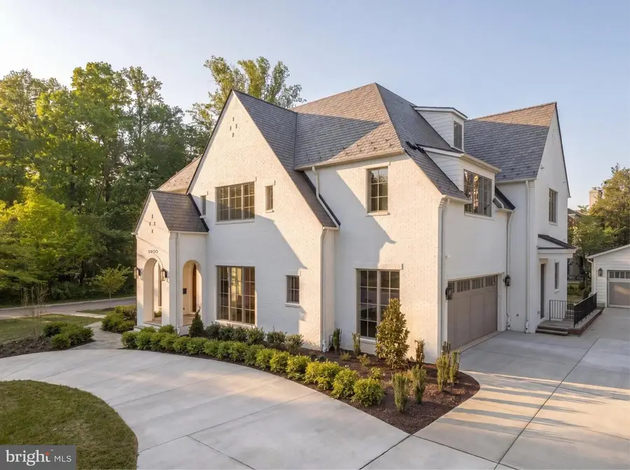 5900 Kennedy Dr, Chevy Chase, MD 20815 - #3