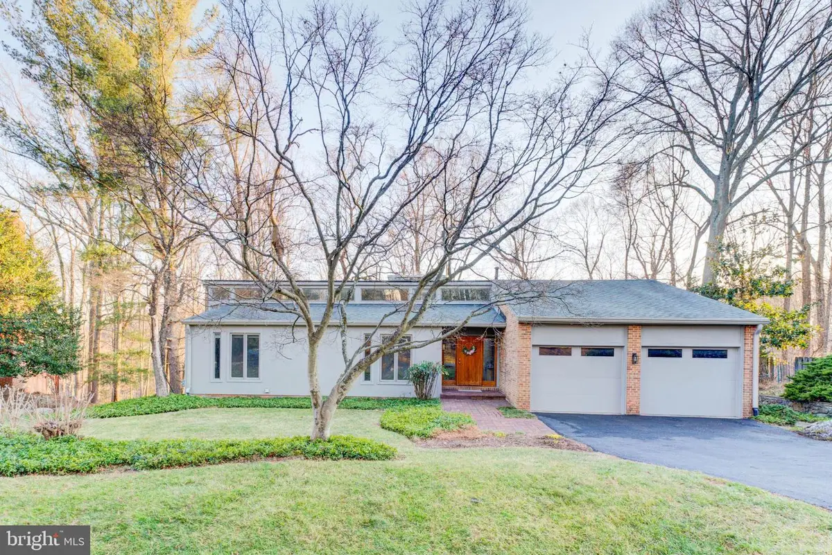 8610 Hidden Hill Ln, Rockville, MD 20854 - #1