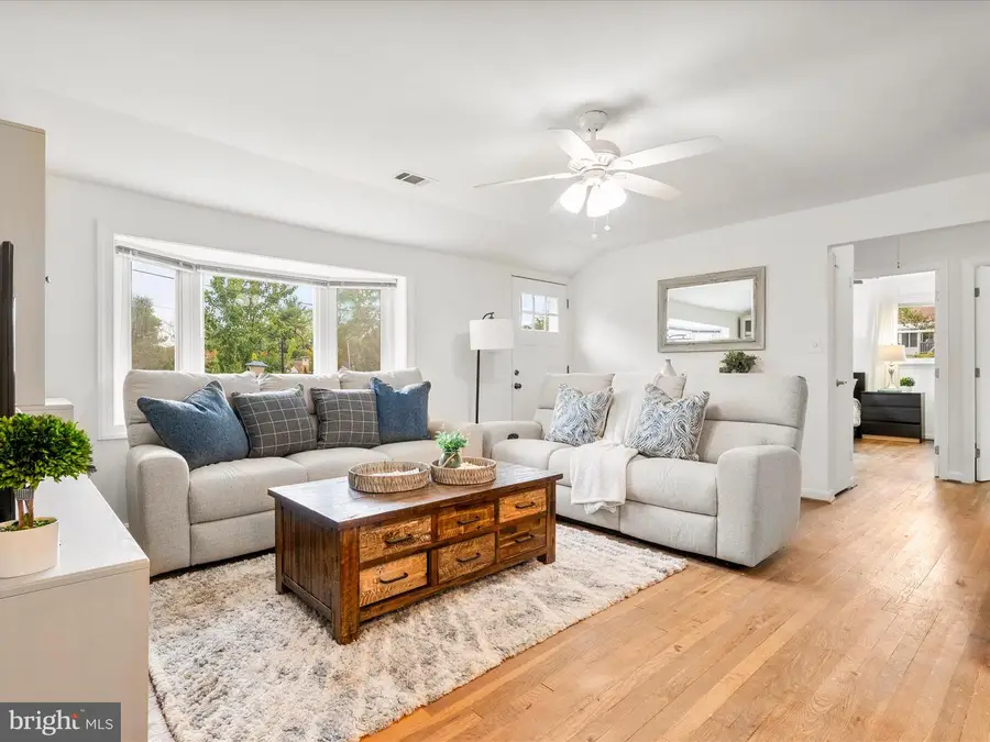 12708 Danvers Ct, Rockville, MD 20853 - Image #2