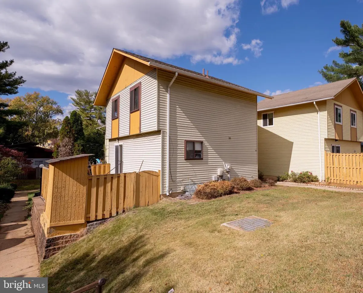 10 Brian Ct #242, Gaithersburg, MD 20877 - Image #1