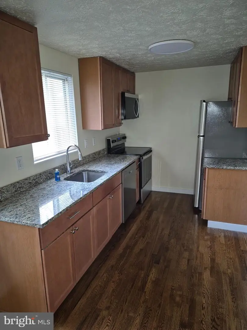 19036 Partridge Wood Dr, Germantown, MD 20874 - Image #3