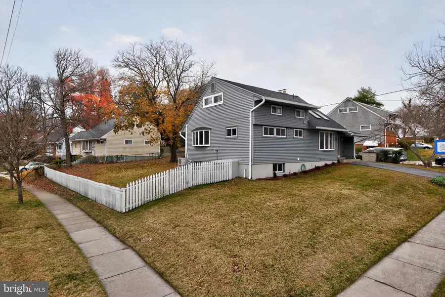 827 Crothers Ln, Rockville, MD 20852 - Image #3