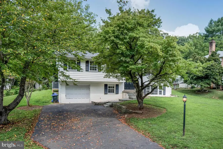 11733 Ambleside Dr, Potomac, MD 20854 - Image #2