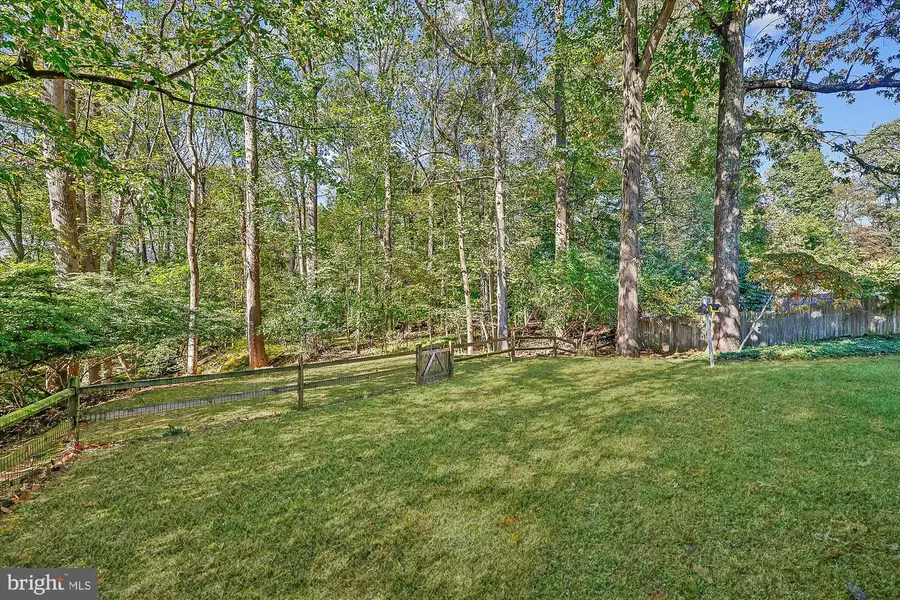11452 Beechgrove Ln, Potomac, MD 20854 - Image #3