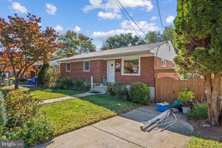 4616 Creek Shore Dr, Rockville, MD 20852 - Image #2