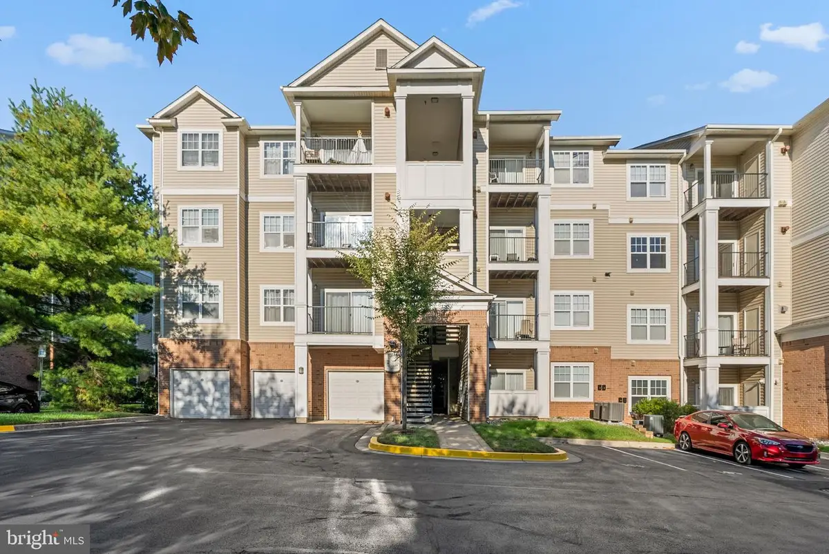 19621 Galway Bay Cir #302, Germantown, MD 20874 - Image #1