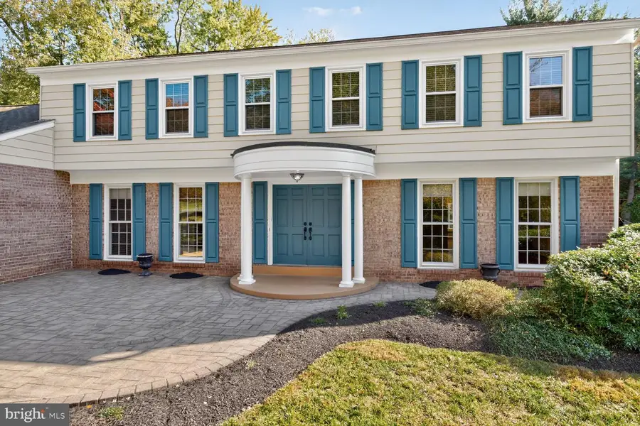 10621 Trotters Trl, Potomac, MD 20854 - Image #2