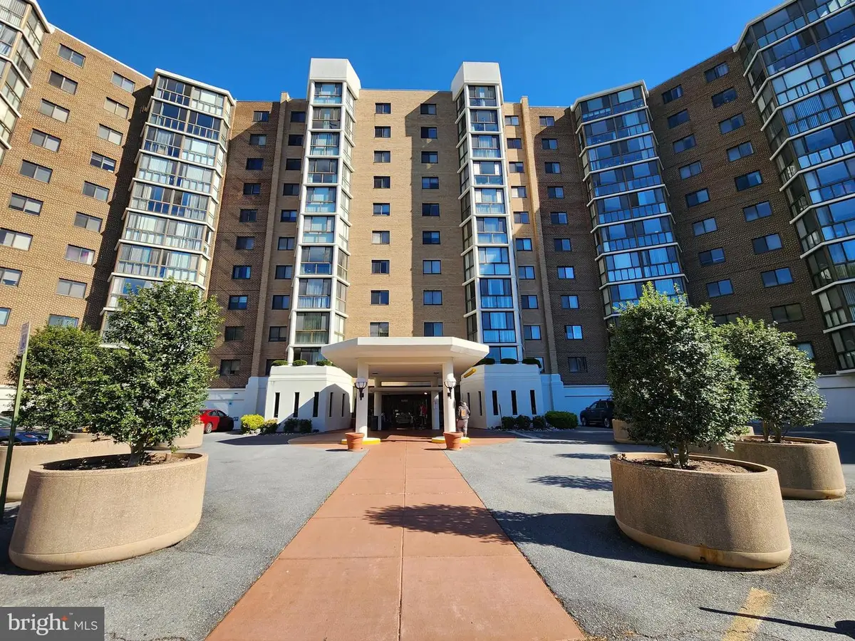15100 Interlachen Dr #4-701, Silver Spring, MD 20906 - Image #1