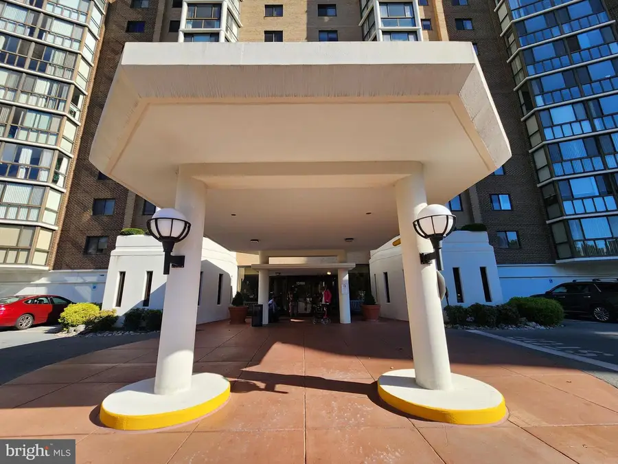 15100 Interlachen Dr #4-701, Silver Spring, MD 20906 - Image #2