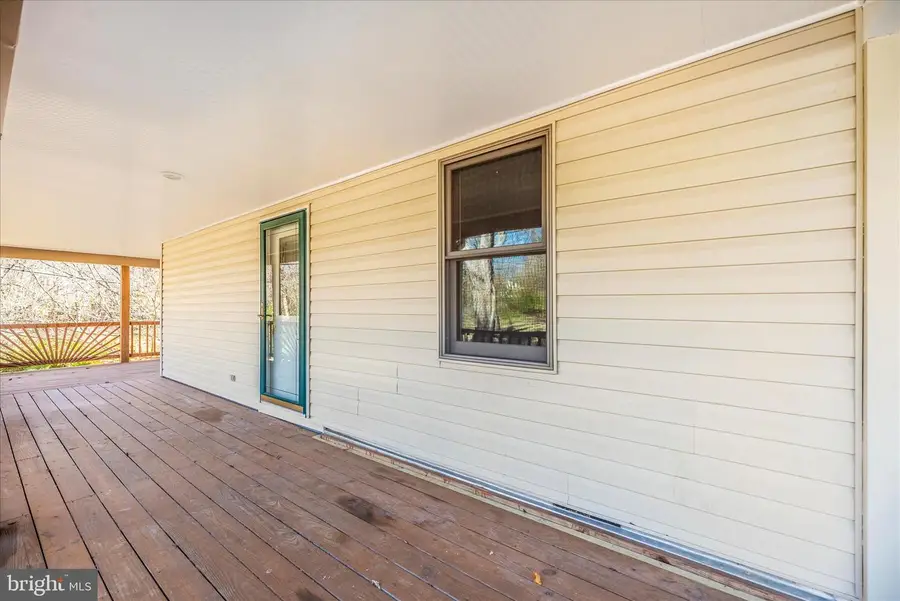 21810 Big Woods Rd, Dickerson, MD 20842 - Image #2