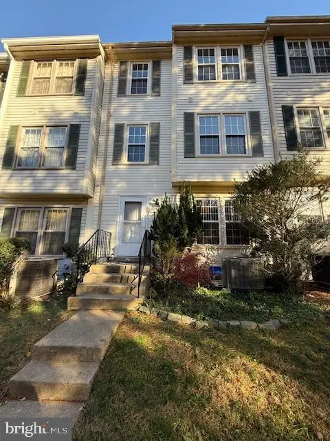 11640 Pleasant Meadow Dr, North Potomac, MD 20878 - Image #3