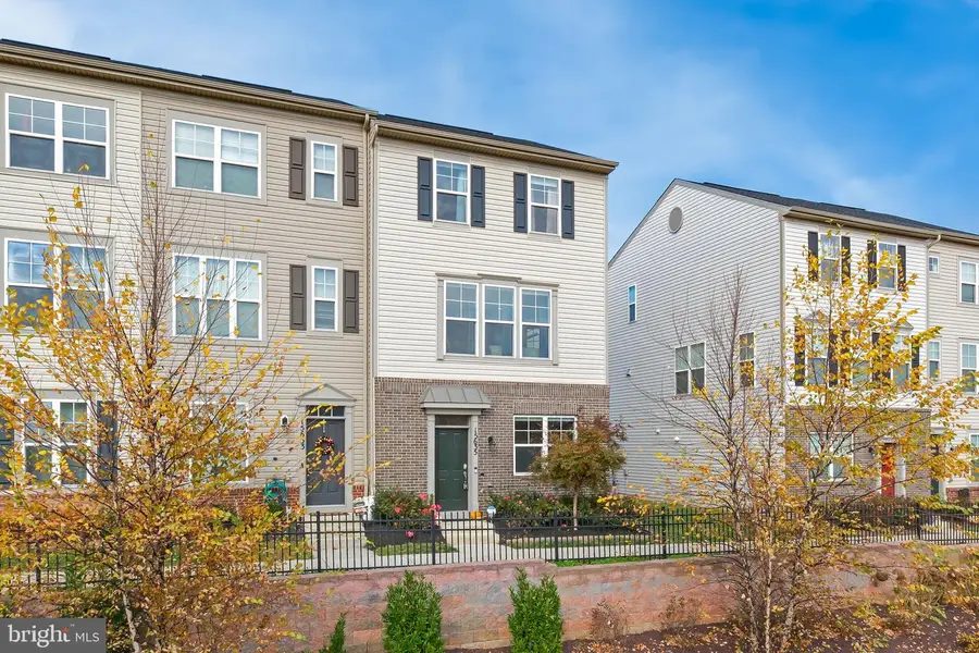 15635 Trolley Ln, Silver Spring, MD 20906 - Image #2