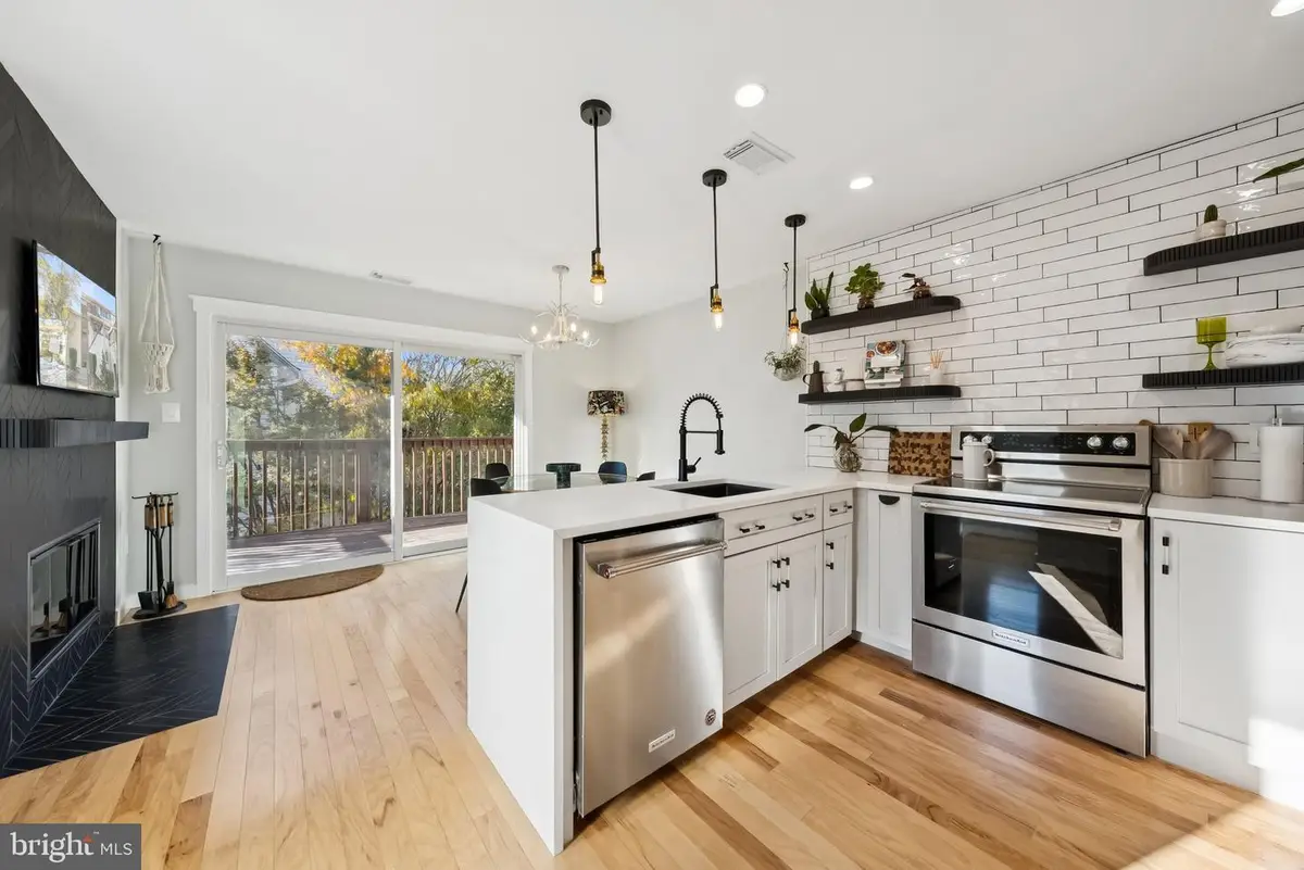 18200 Windsor Hill Dr #301b, Olney, MD 20832 - Image #1