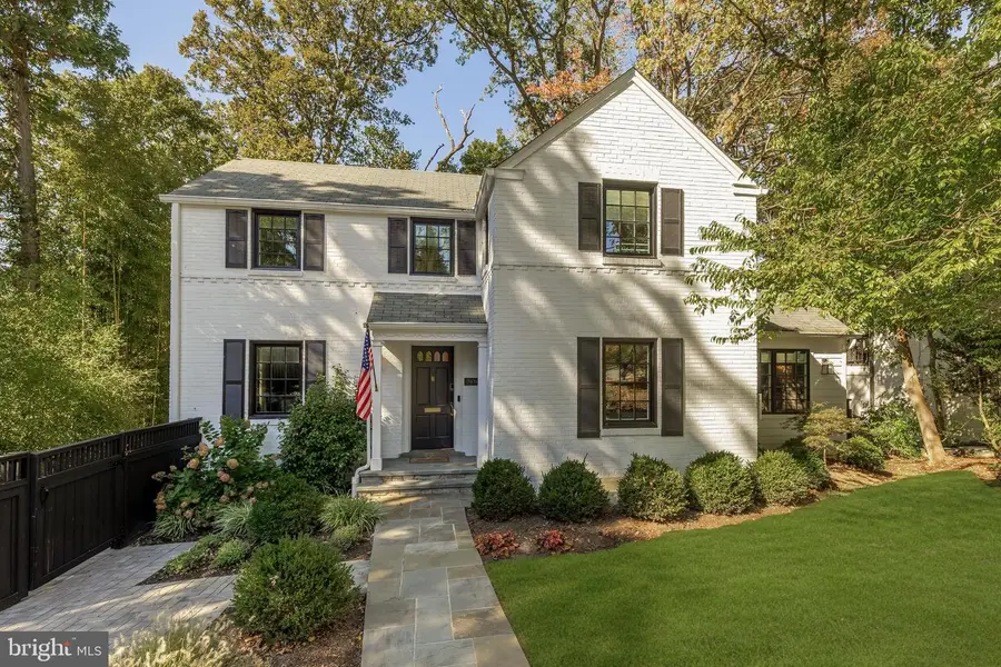 5106 Brookview Dr, Bethesda, MD 20816 - Image #2