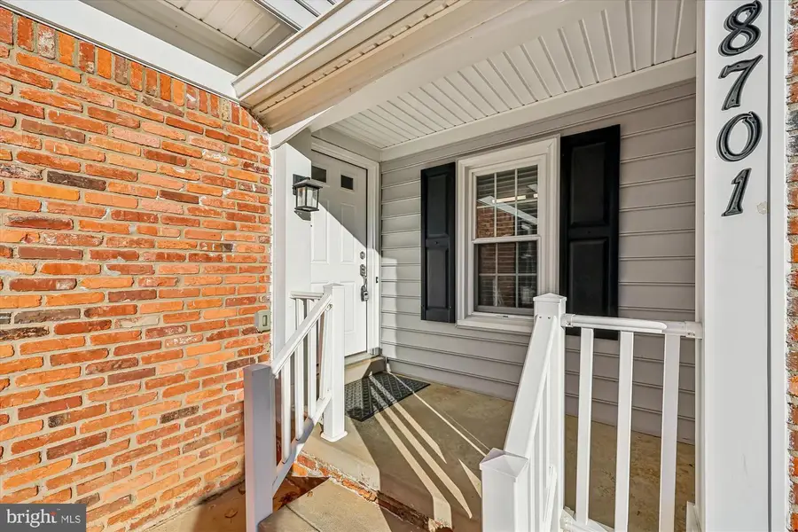 8701 Sleepy Hollow Ln, Potomac, MD 20854 - Image #3