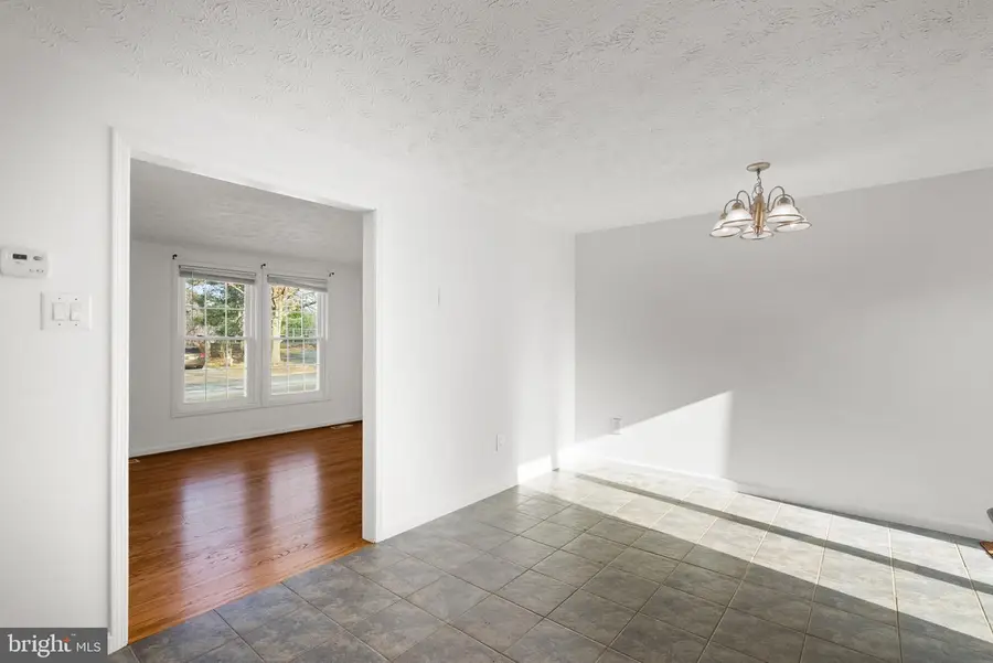 7344 Brenish Dr, Gaithersburg, MD 20879 - Image #3