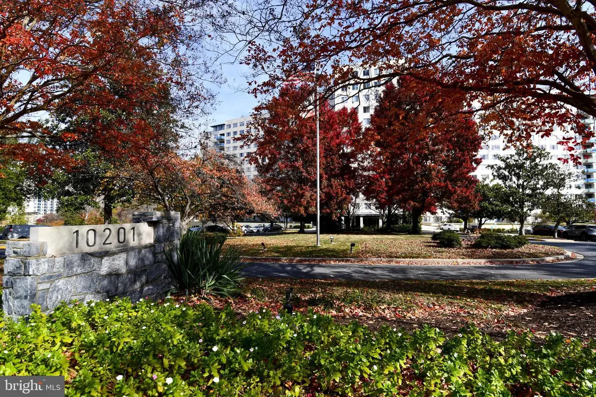 10201 Grosvenor Pl #1015, Rockville, MD 20852 - Image #1