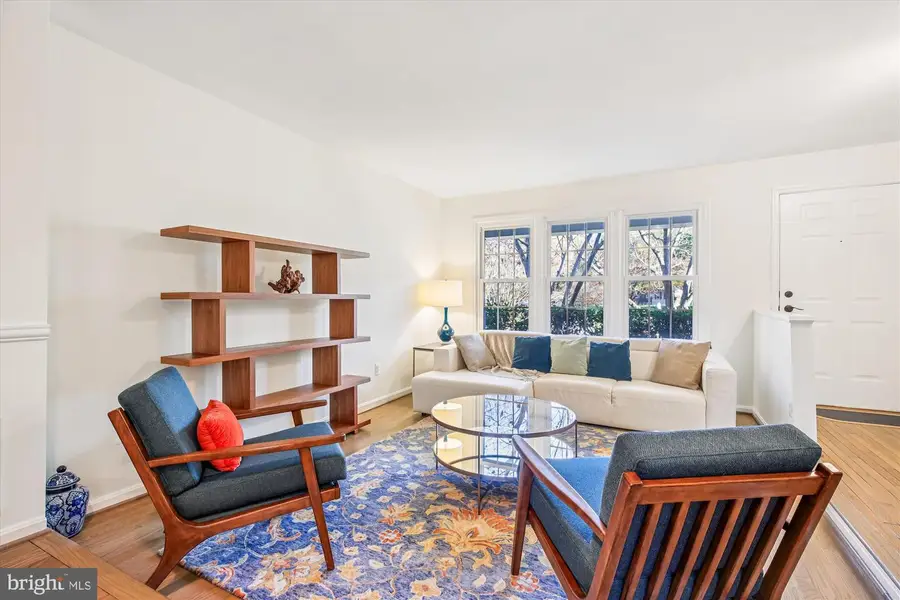 15630 Cliff Swallow Way, Rockville, MD 20853 - Image #2