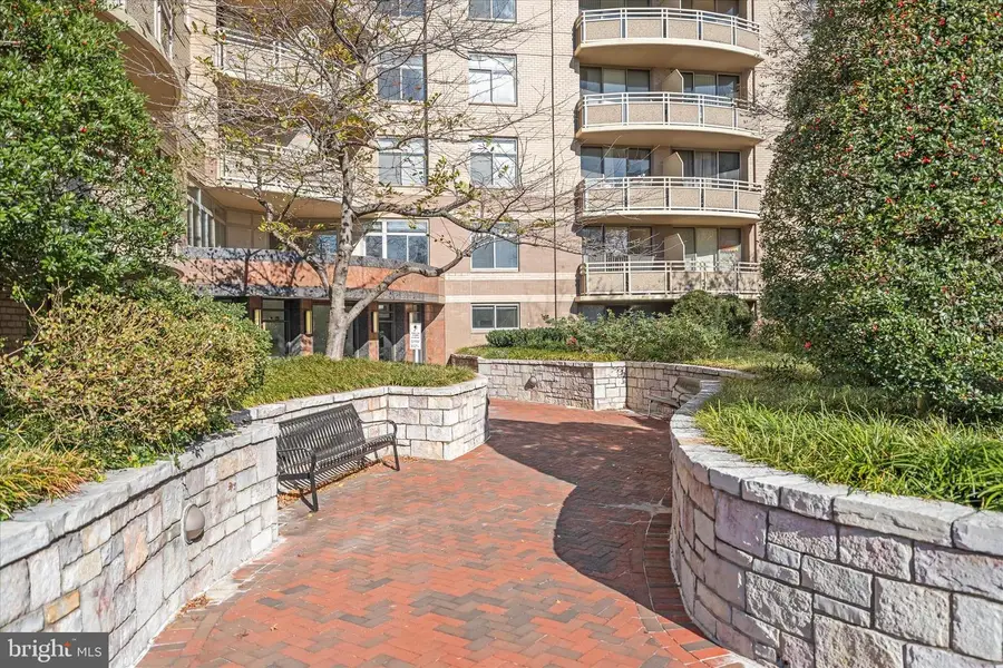 7111 Woodmont Ave #812, Bethesda, MD 20815 - Image #2