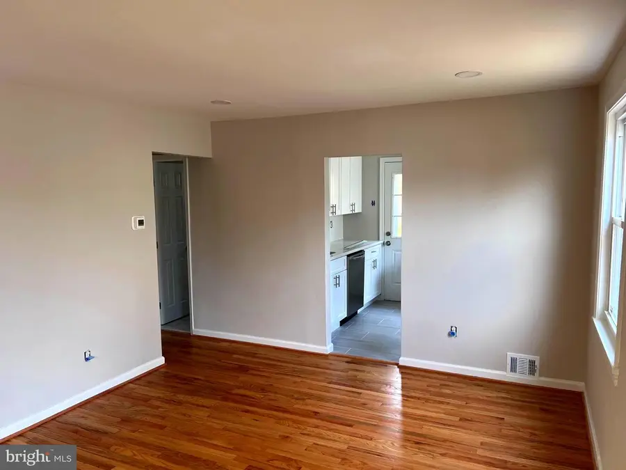 708 Crabb, Rockville, MD 20850 - Image #3