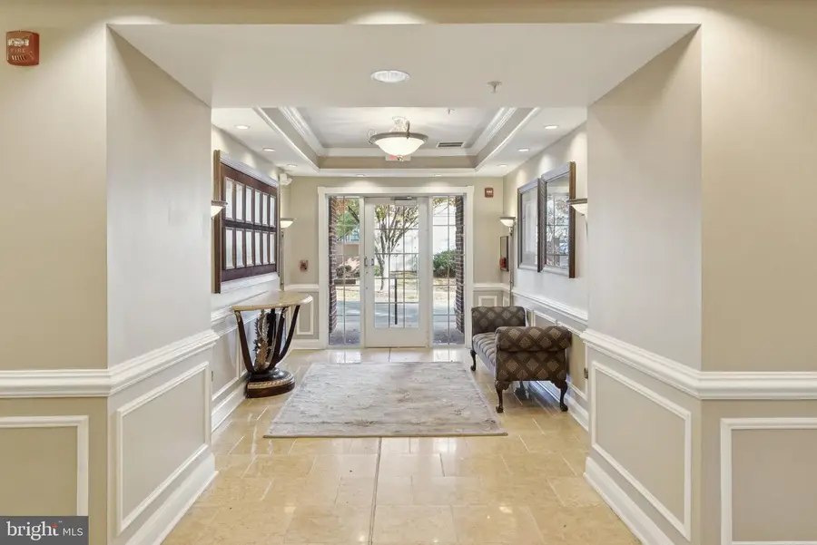 802 Grand Champion Dr #402, Rockville, MD 20850 - Image #2