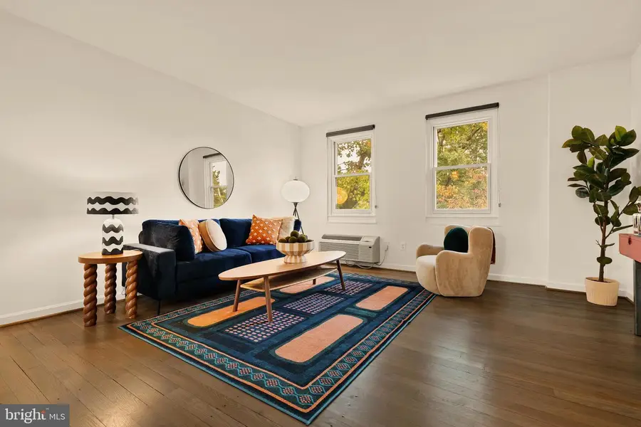 4818 Chevy Chase Dr #303, Chevy Chase, MD 20815 - Image #3