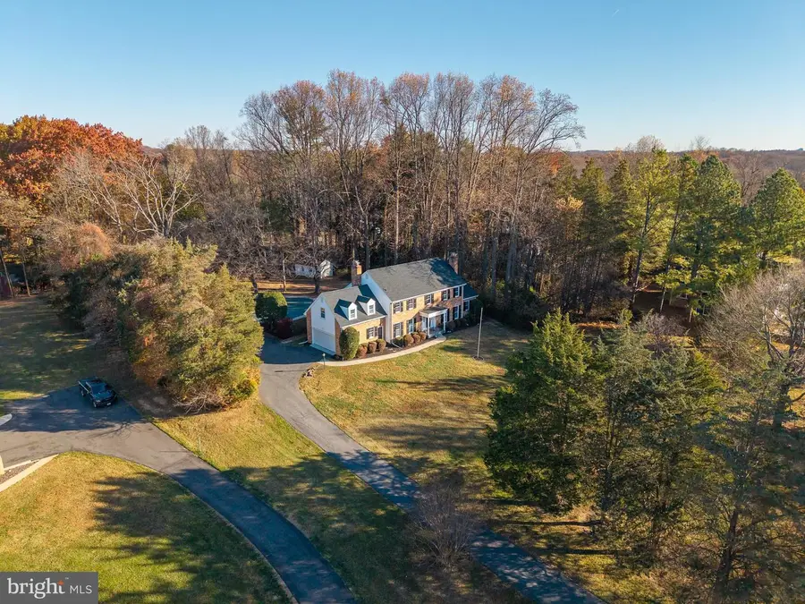 5709 Foggy Ln, Rockville, MD 20855 - Image #2