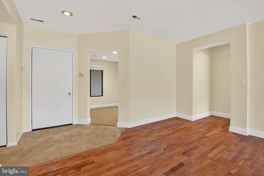 6050 California Cir #108, Rockville, MD 20852 - Image #2