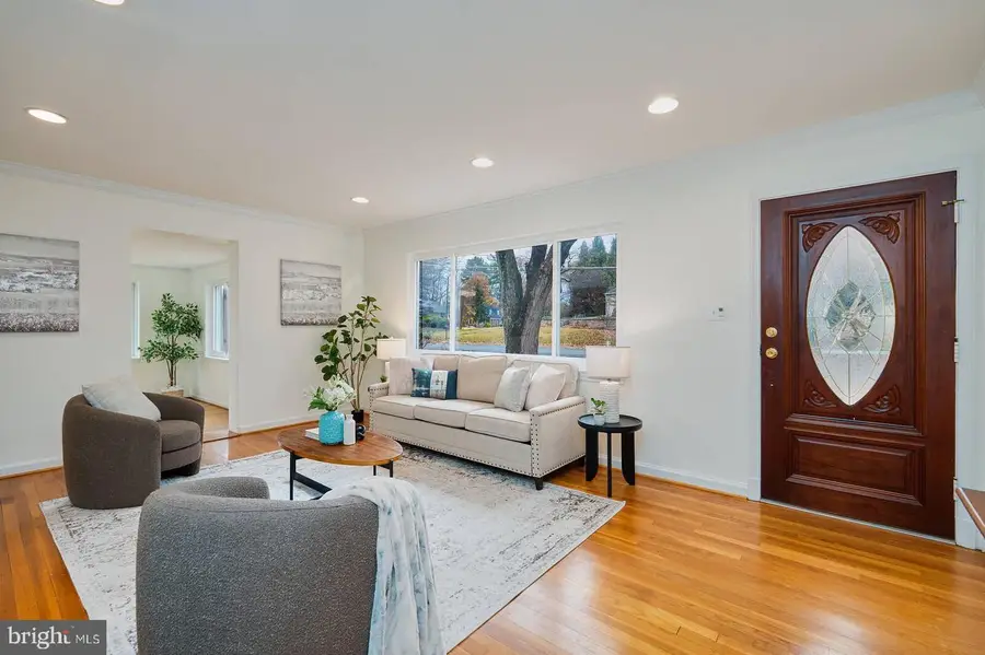 1912 Pagebrook Rd, Silver Spring, MD 20903 - Image #2