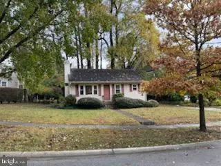 8917 Seneca Ln, Bethesda, MD 20817 - Image #2