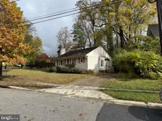 8917 Seneca Ln, Bethesda, MD 20817 - Image #3