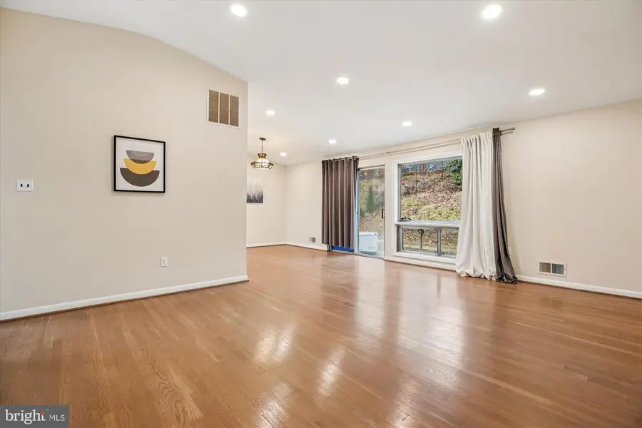 713 Horton Dr, Silver Spring, MD 20902 - Image #3