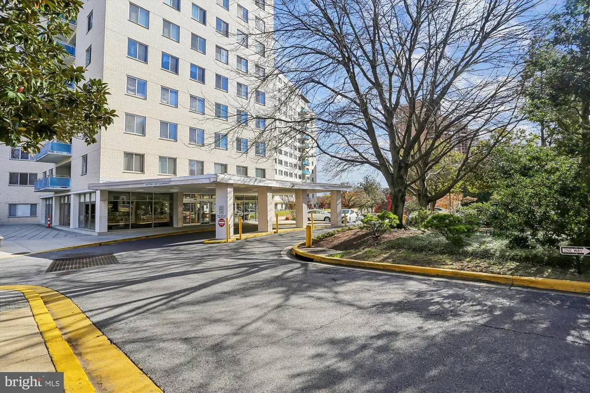 10201 Grosvenor Pl #1226, Rockville, MD 20852 - Image #1