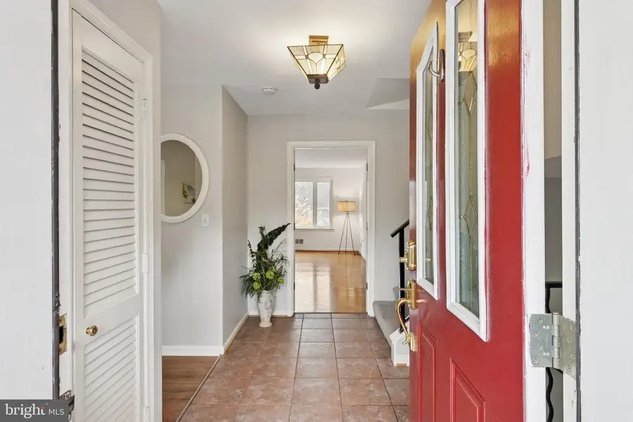 2404 Blue Valley Dr, Silver Spring, MD 20904 - Image #2