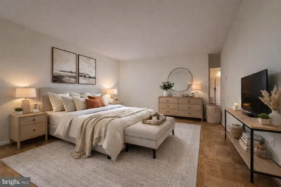 4242 East West Hwy #618, Chevy Chase, MD 20815 - #2