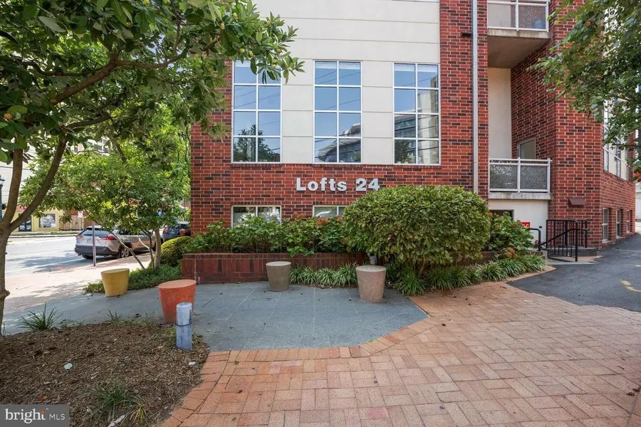 900 Bonifant St #d, Silver Spring, MD 20910 - Image #2