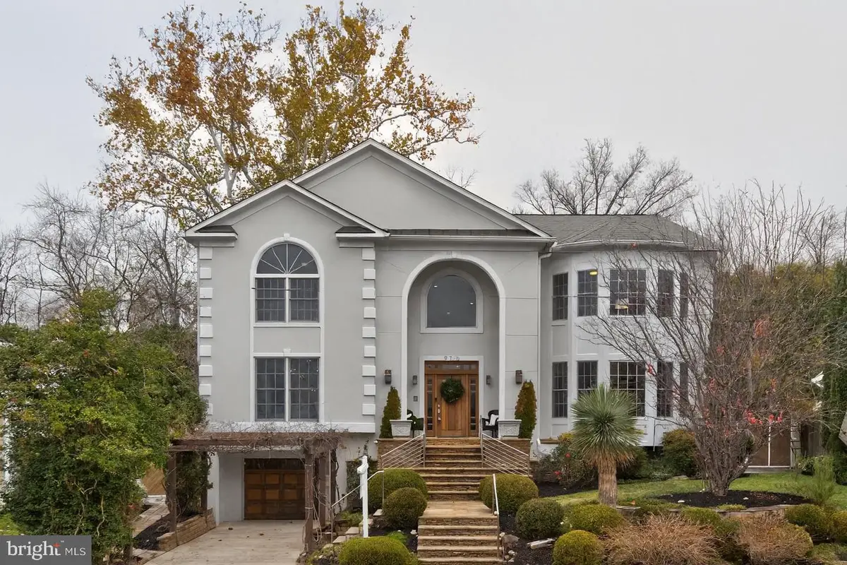 9715 Singleton Dr, Bethesda, MD 20817 - Image #1