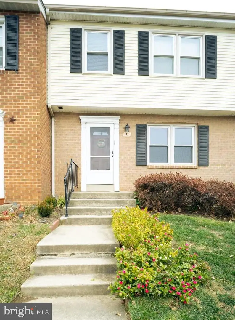 11 Briarstone Ln, Gaithersburg, MD 20877 - Image #1