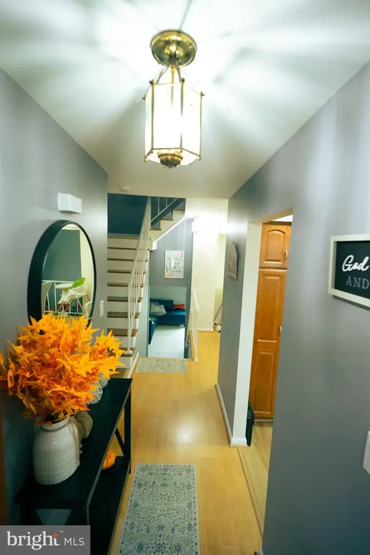 11 Briarstone Ln, Gaithersburg, MD 20877 - Image #2