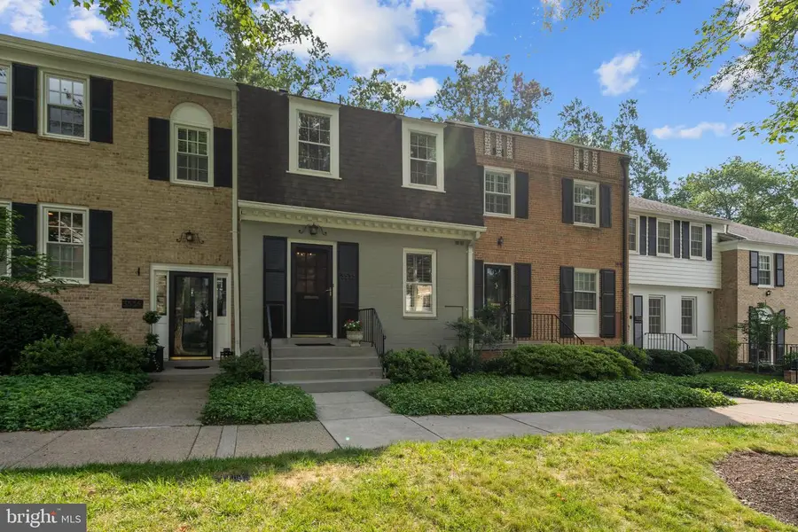 3533 Hamlet Pl #506, Chevy Chase, MD 20815 - Image #2